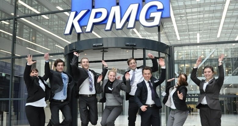A jornada do Jovem Talento KPMG é dinâmica e baseada no desenvolvimento de competências.